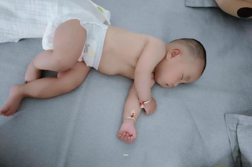 迁安市宝宝老打喷嚏怎么办